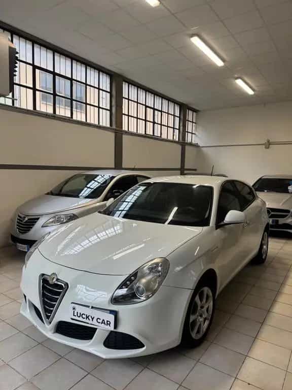 Alfa Romeo Giulietta 1.6 JTDm-2 105 CV Distincti 03/2010-photo-0