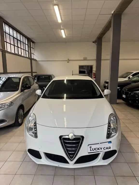 Alfa Romeo Giulietta 1.6 JTDm-2 105 CV Distincti 03/2010-photo-1