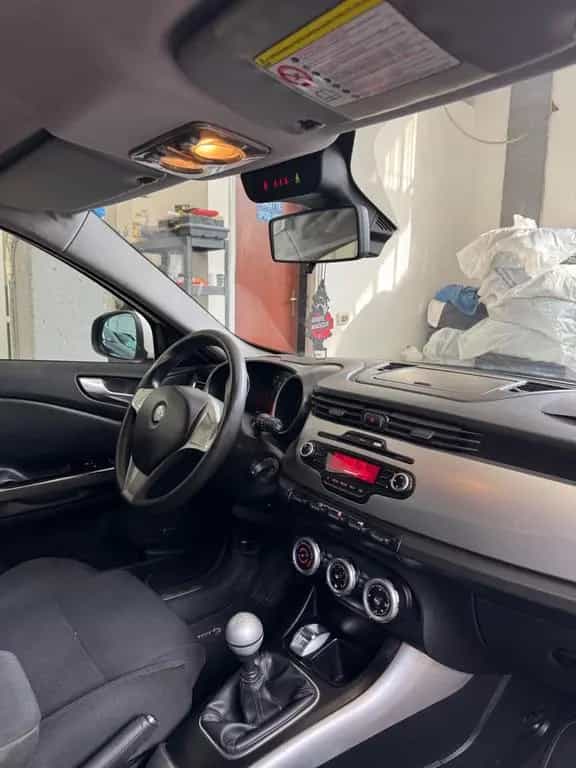 Alfa Romeo Giulietta 1.6 JTDm-2 105 CV Distincti 03/2010-photo-12