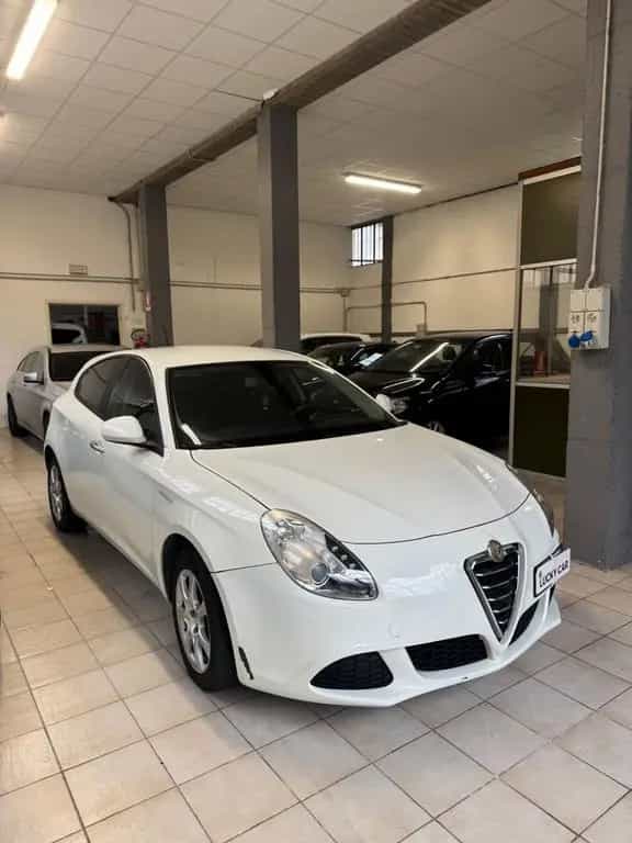 Alfa Romeo Giulietta 1.6 JTDm-2 105 CV Distincti 03/2010-photo-2