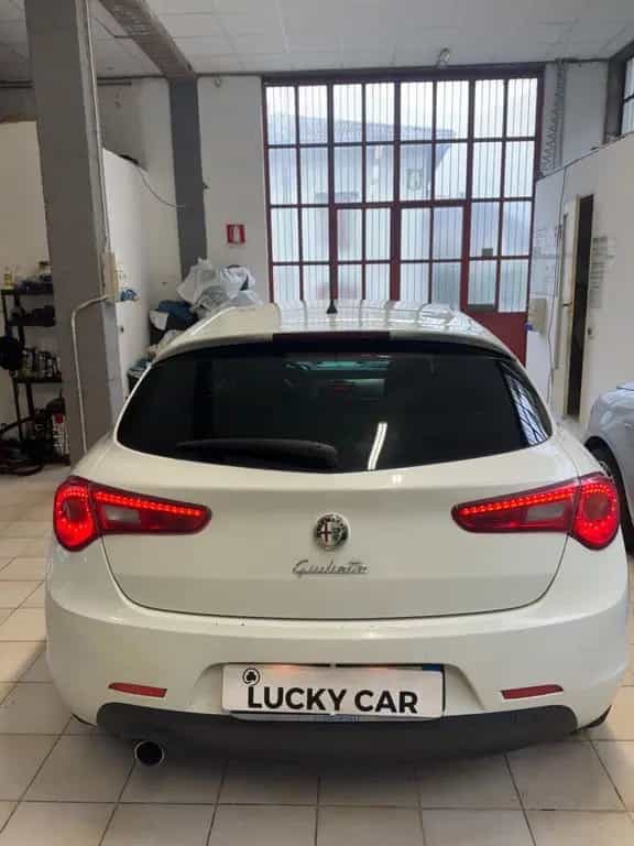 Alfa Romeo Giulietta 1.6 JTDm-2 105 CV Distincti 03/2010-photo-4