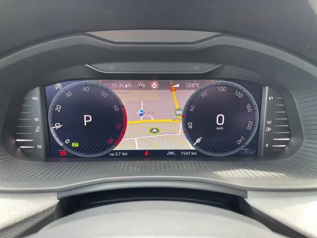 Skoda Scala 1.0 TSI Selection Pano AUT Navi Pano LED 09/2025-photo-10