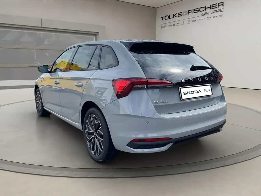 Skoda Scala 1.0 TSI Selection Pano AUT Navi Pano LED 09/2025-photo-2