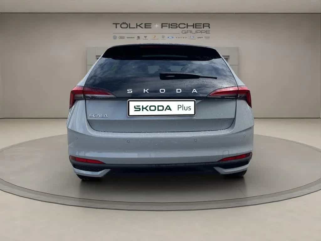 Skoda Scala 1.0 TSI Selection Pano AUT Navi Pano LED 09/2025-photo-3