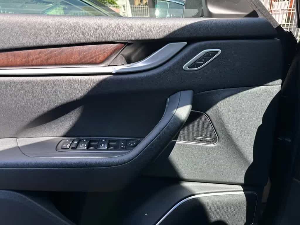 Maserati Levante Q4 Deutsch! 1.Hand Scheckheft! 360° Luft 03/2018-photo-10