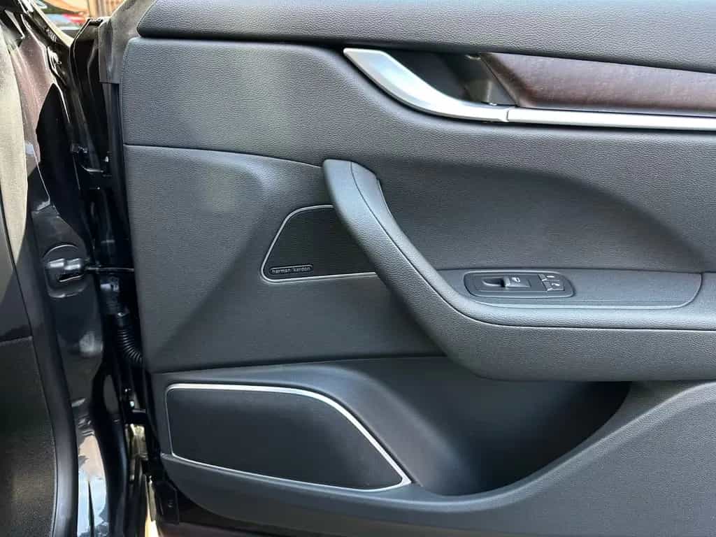 Maserati Levante Q4 Deutsch! 1.Hand Scheckheft! 360° Luft 03/2018-photo-11