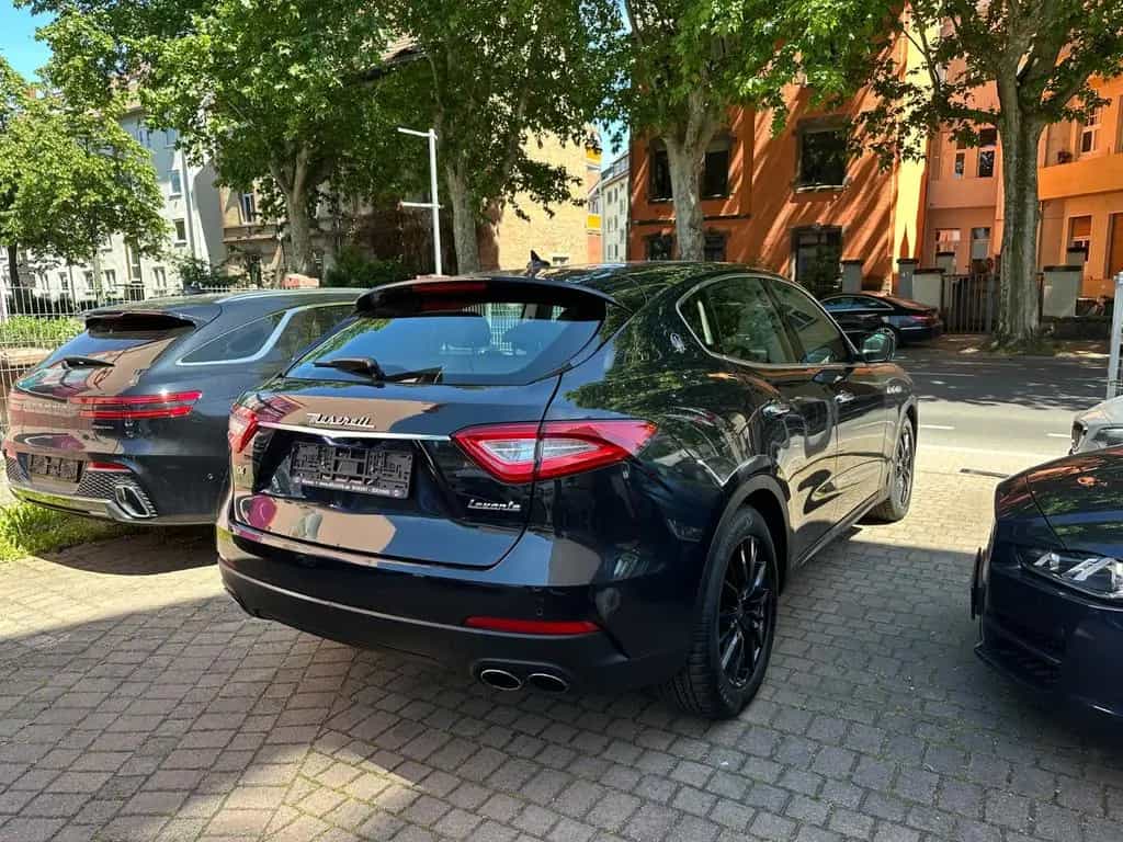 Maserati Levante Q4 Deutsch! 1.Hand Scheckheft! 360° Luft 03/2018-photo-3