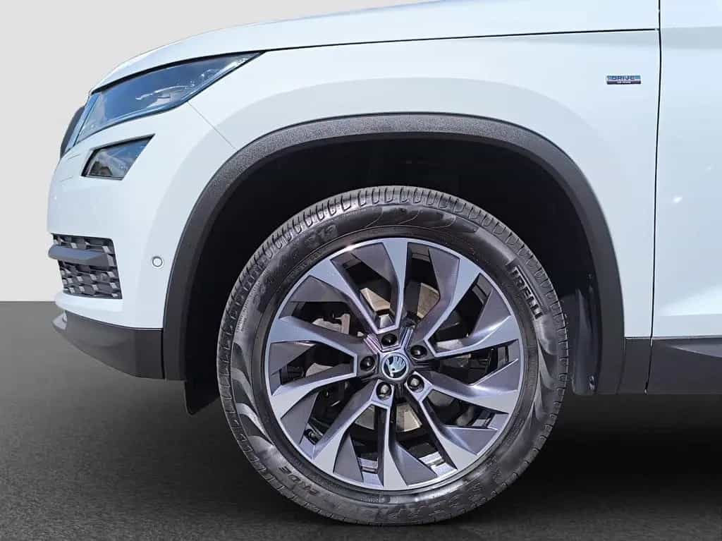Skoda Kodiaq 2.0 TSI DSG 4x4 Drive 125 AHK NAVI PANO R 04/2021-photo-11