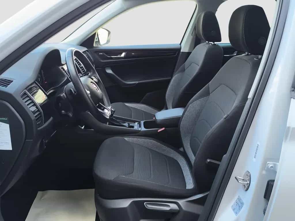 Skoda Kodiaq 2.0 TSI DSG 4x4 Drive 125 AHK NAVI PANO R 04/2021-photo-12
