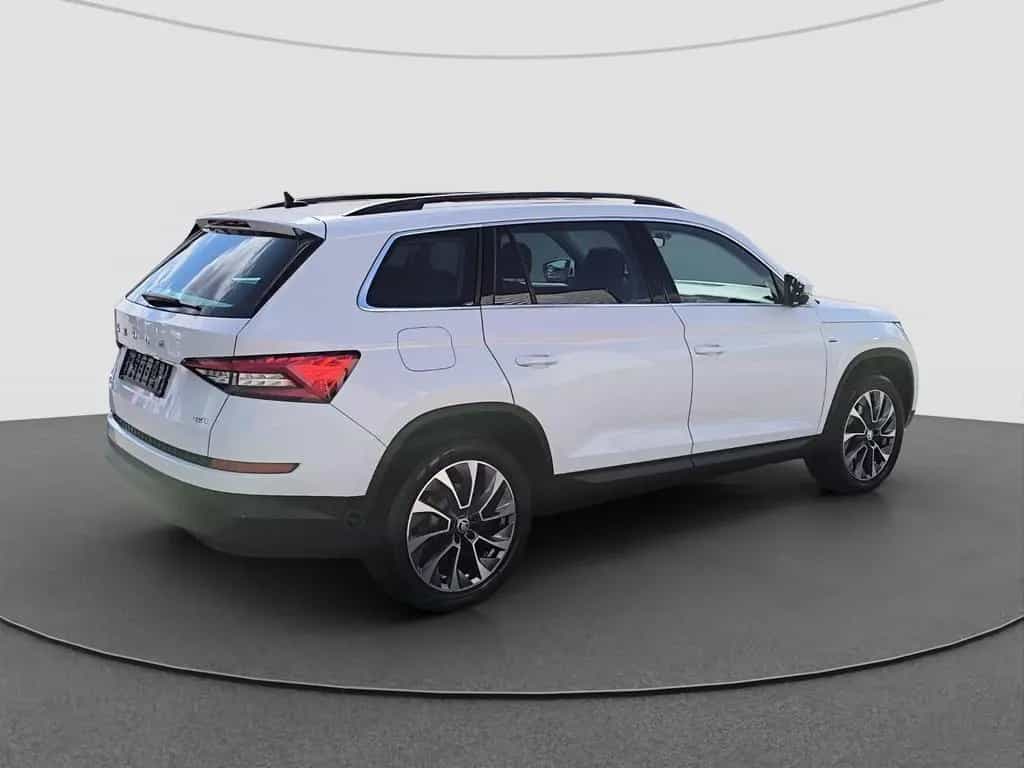 Skoda Kodiaq 2.0 TSI DSG 4x4 Drive 125 AHK NAVI PANO R 04/2021-photo-9