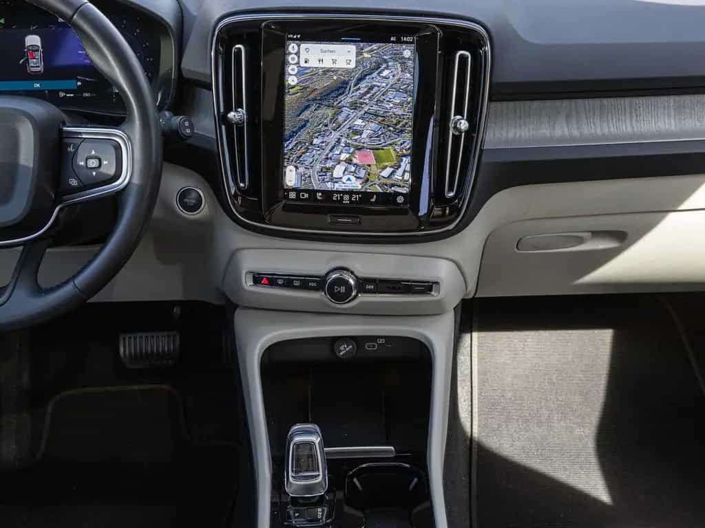 Volvo XC40 Ultimate Dark AWD AHK Leder Digitales Cockp 03/2023-photo-11