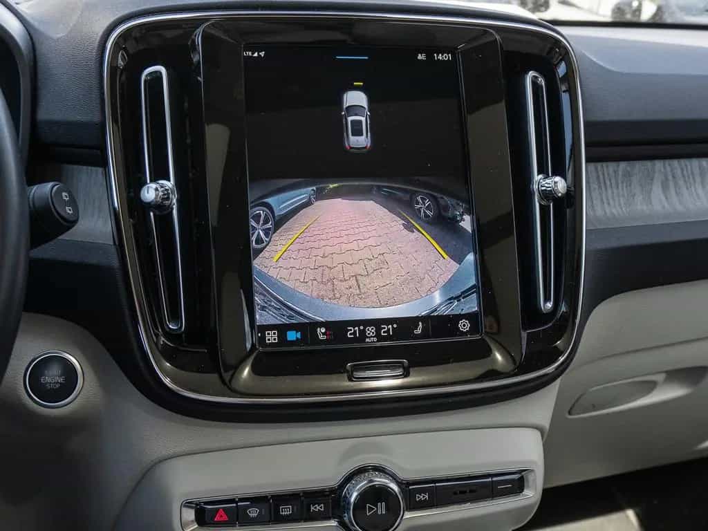 Volvo XC40 Ultimate Dark AWD AHK Leder Digitales Cockp 03/2023-photo-12