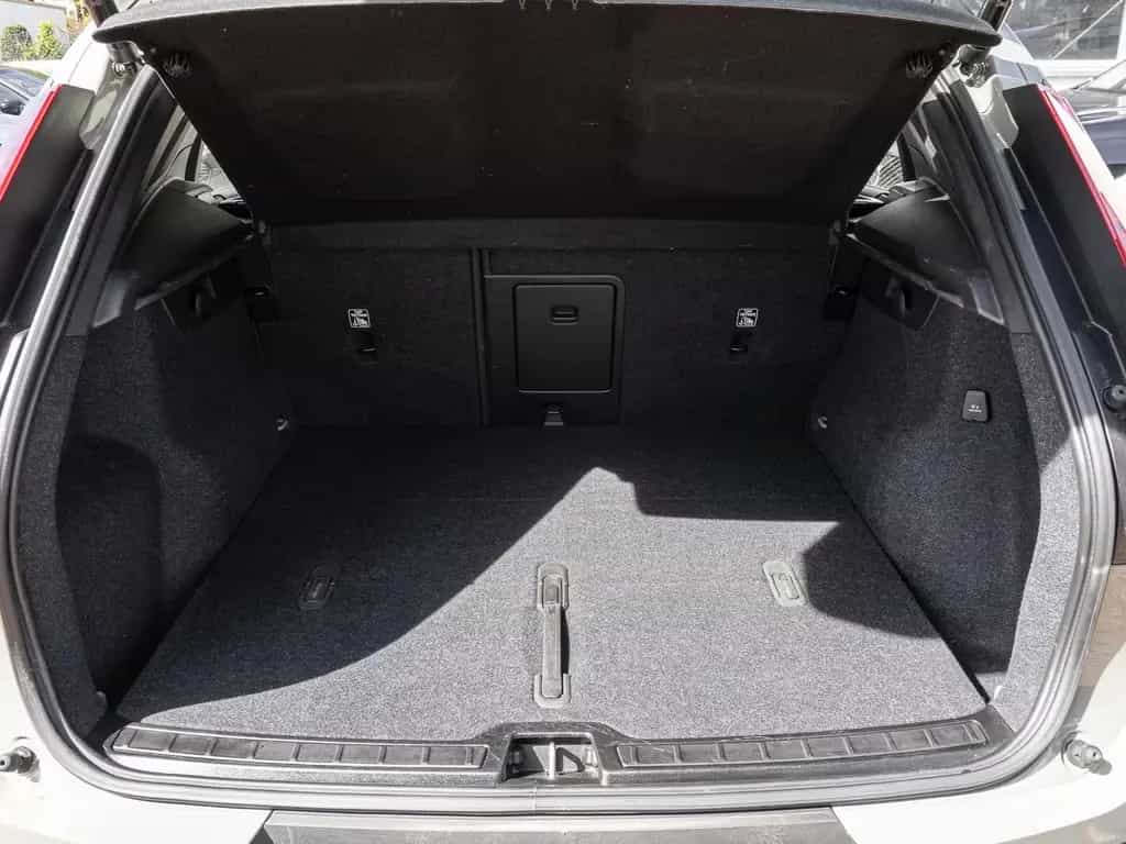 Volvo XC40 Ultimate Dark AWD AHK Leder Digitales Cockp 03/2023-photo-17