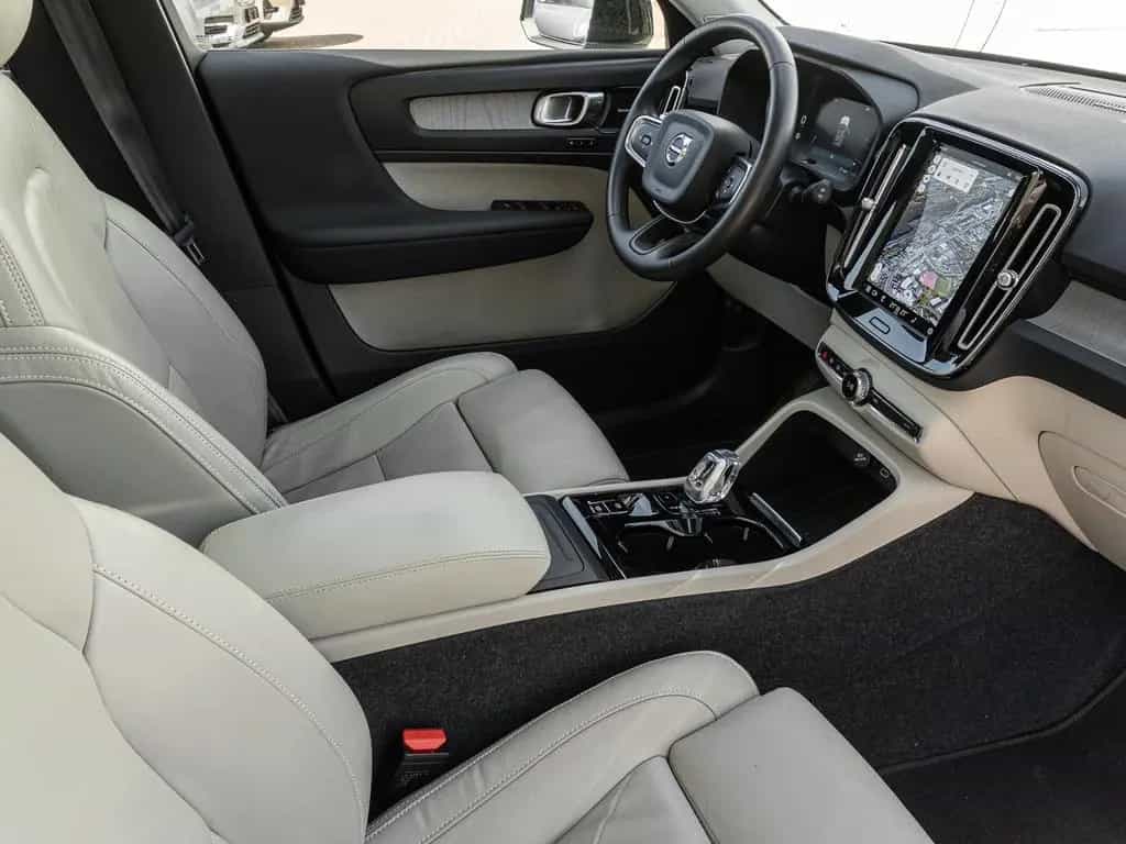Volvo XC40 Ultimate Dark AWD AHK Leder Digitales Cockp 03/2023-photo-7