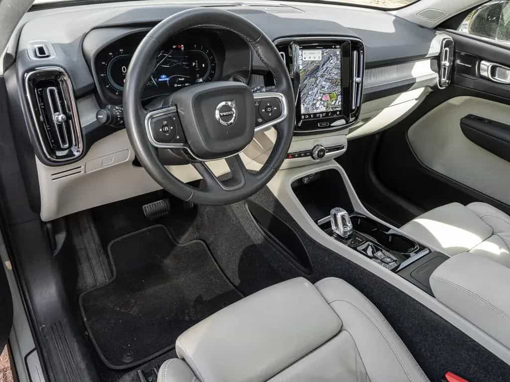 Volvo XC40 Ultimate Dark AWD AHK Leder Digitales Cockp 03/2023-photo-8