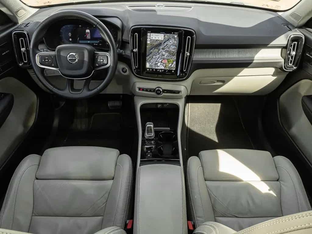Volvo XC40 Ultimate Dark AWD AHK Leder Digitales Cockp 03/2023-photo-9