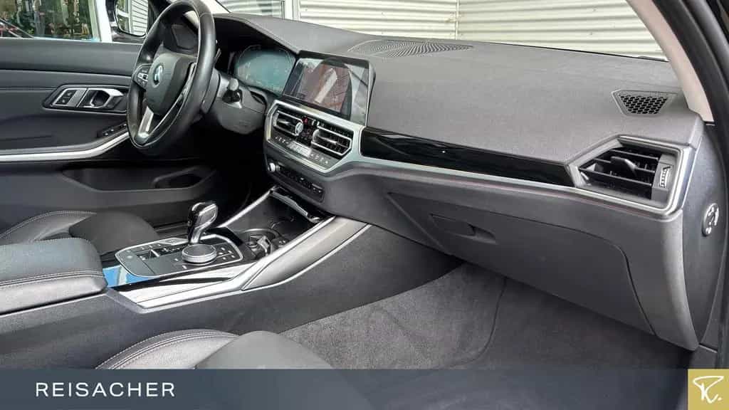 BMW 320 d A xDrive Lim Luxury-Line,GSD,AHK,LCProf 08/2021-photo-13