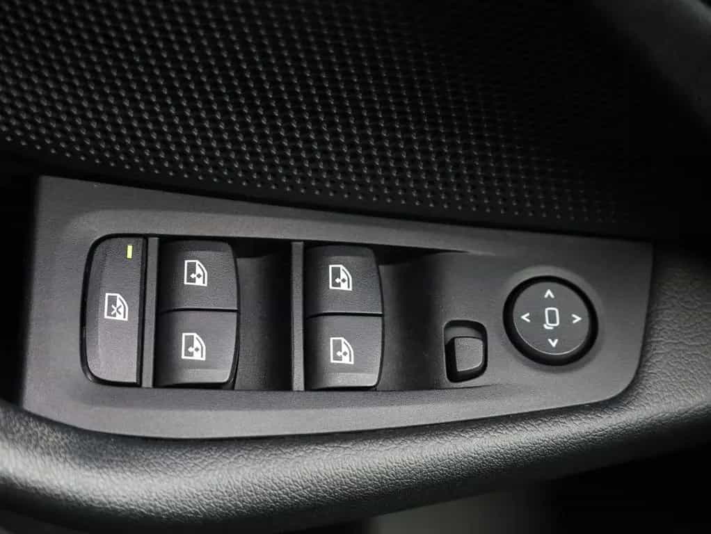 BMW 118 Advantage*Tempomat*Live Cockpit*CarPlay*LED 01/2020-photo-16