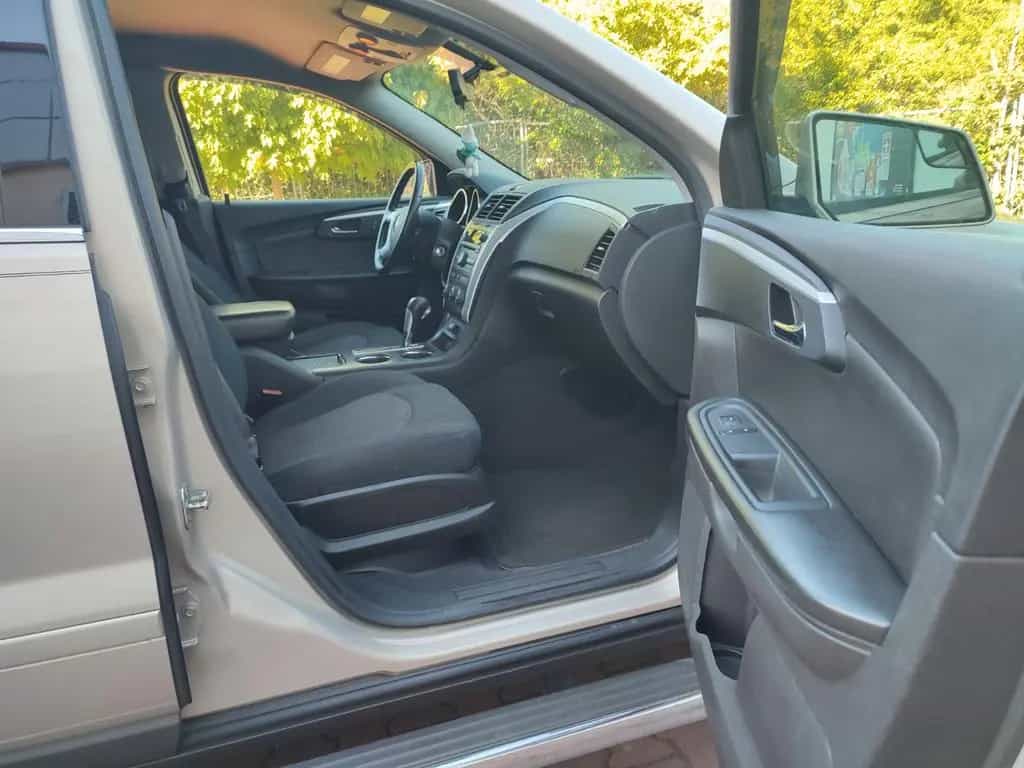Chevrolet Traverse 08/2011-photo-8