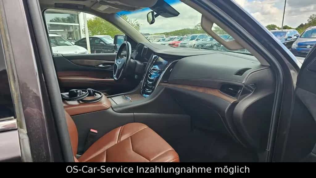 Cadillac Escalade Platinum+LED+SHZ+LHZ+ACC+Head Up+7Sitz 01/2015-photo-3