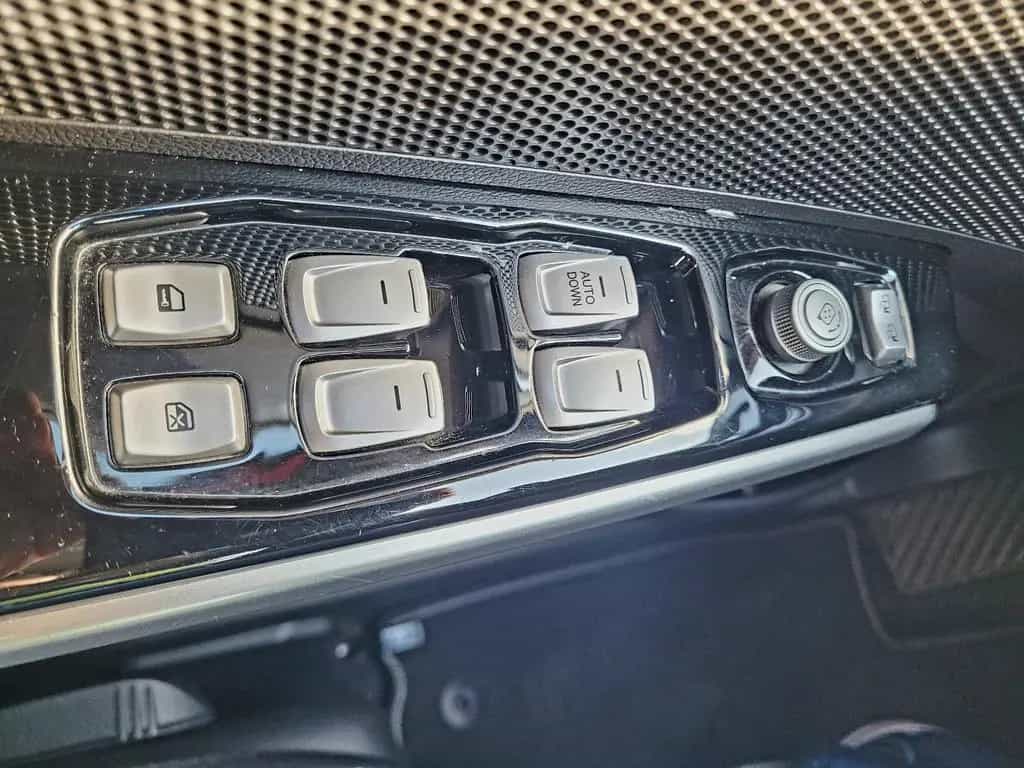 Ssangyong Tivoli 1.6 e-XGi 160 QUARTZ 2WD 02/2017-photo-21