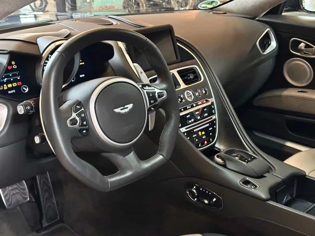 Aston Martin DBS 5.2 V12 Biturbo  Superleggera 12/2018-photo-15