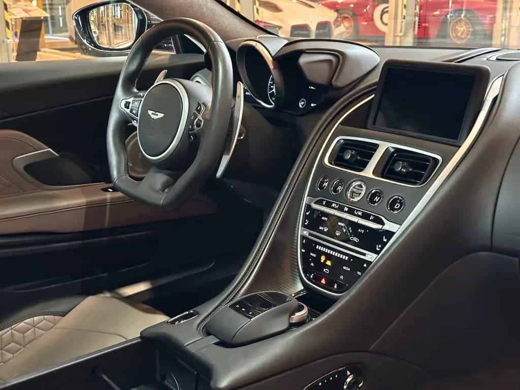 Aston Martin DBS 5.2 V12 Biturbo  Superleggera 12/2018-photo-16