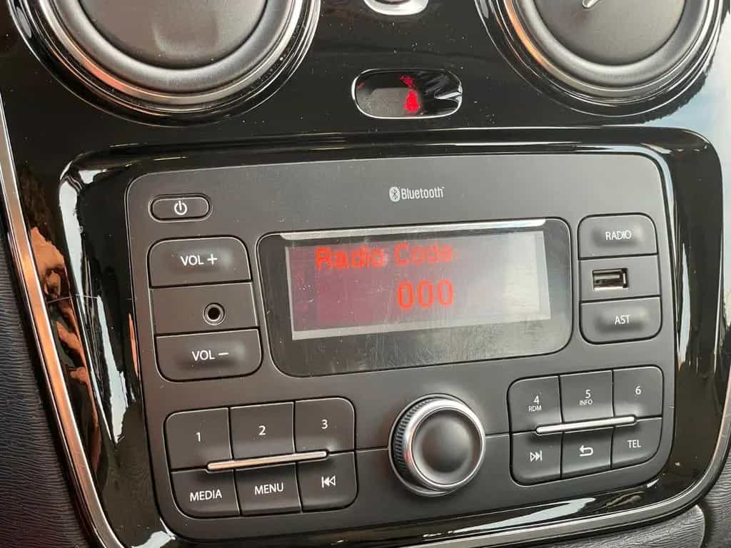 Dacia Dokker Laureate 1.Hand*Tempomat*Bluetooth*Klima* 06/2017-photo-33