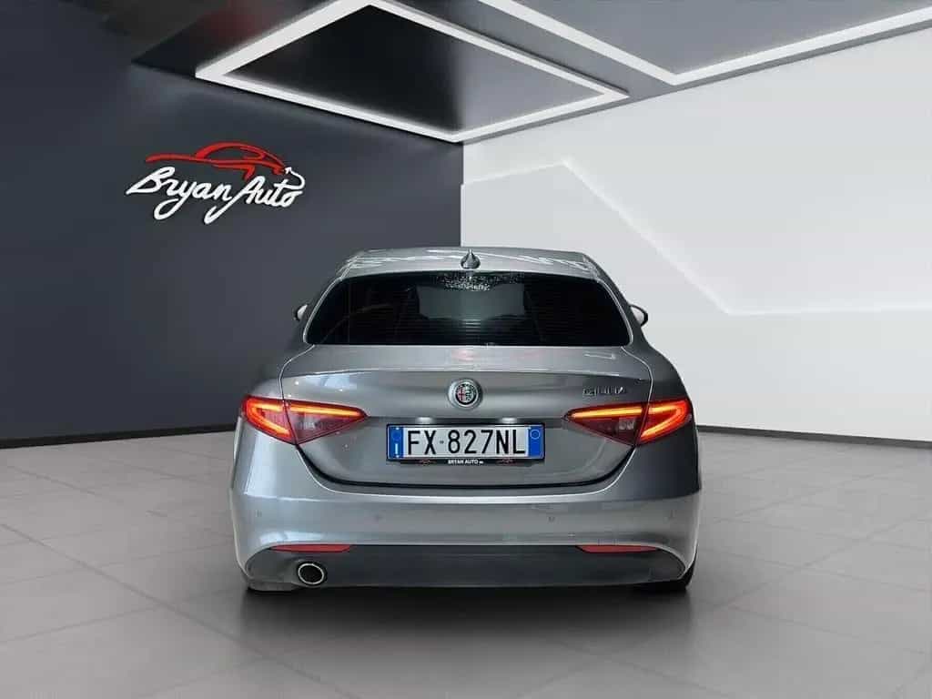 Alfa Romeo Giulia 2.2 Turbodiesel 160 CV AT8 Spo 06/2019-photo-3