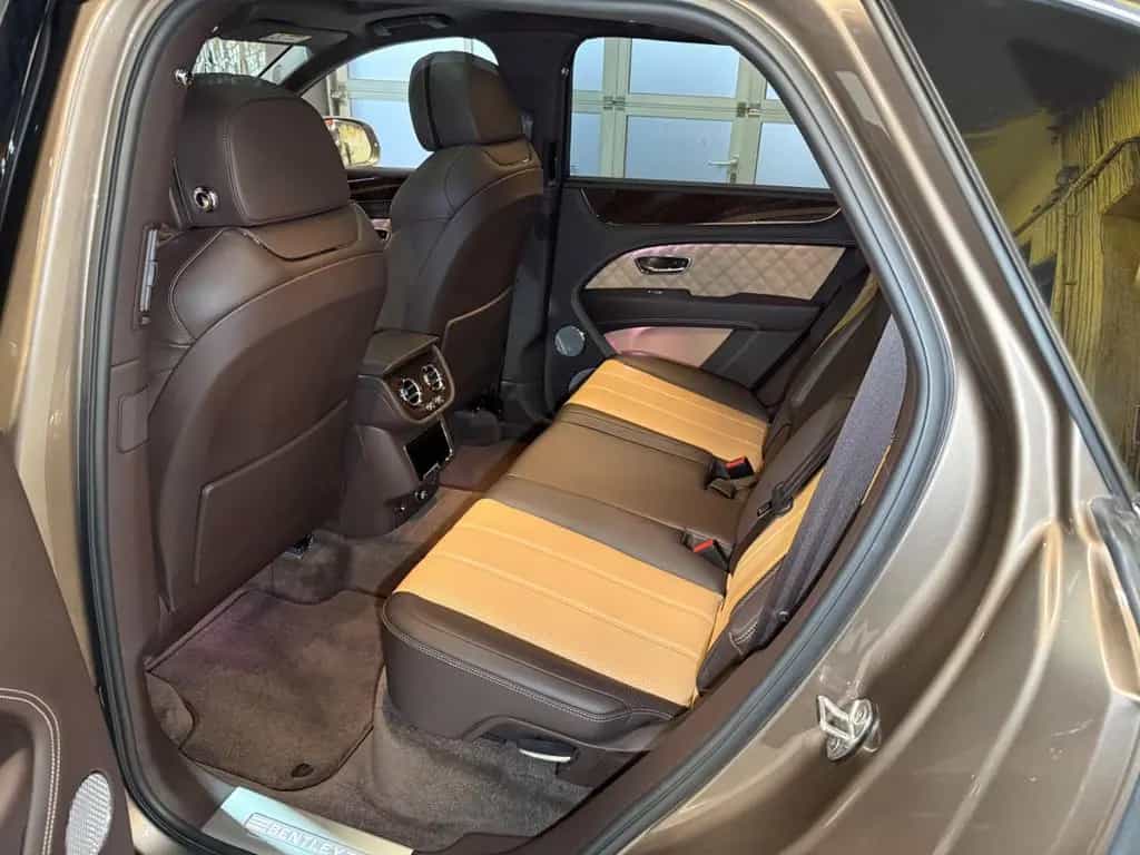 Bentley Bentayga 4.0 V8 4WD Aut.~NAIM~PANO~AKRAPOVIC~ 09/2020-photo-13