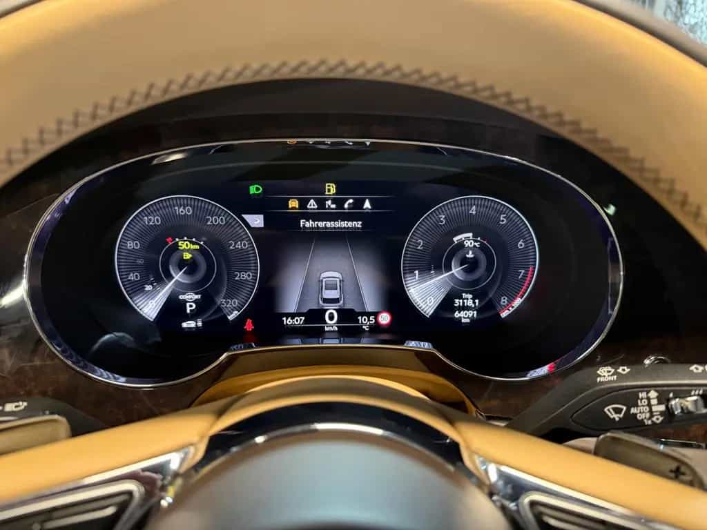 Bentley Bentayga 4.0 V8 4WD Aut.~NAIM~PANO~AKRAPOVIC~ 09/2020-photo-18
