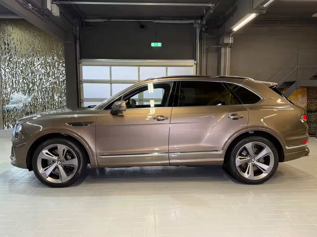 Bentley Bentayga 4.0 V8 4WD Aut.~NAIM~PANO~AKRAPOVIC~ 09/2020-photo-3