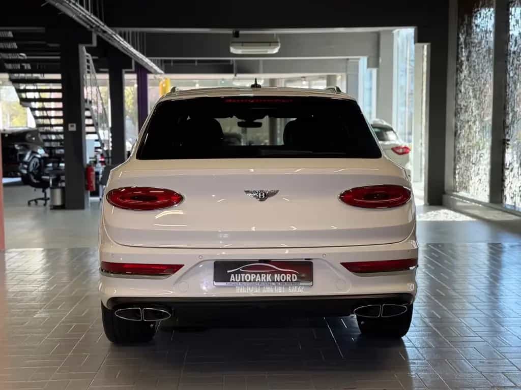 Bentley Bentayga 4.0 V8 Mulliner First Edition DUO-TONE 02/2022-photo-5