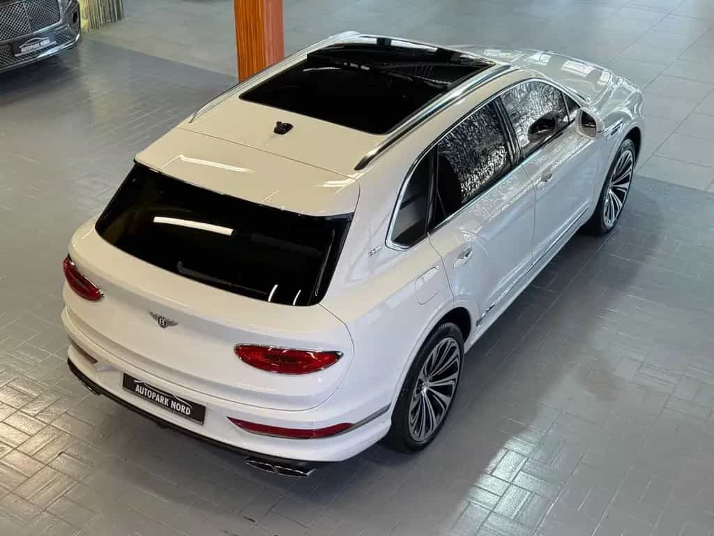 Bentley Bentayga 4.0 V8 Mulliner First Edition DUO-TONE 02/2022-photo-9