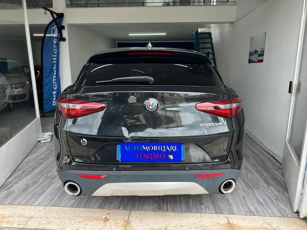 Alfa Romeo Stelvio 2.2 Turbodiesel 180 CV AT8 RW 11/2017-photo-4
