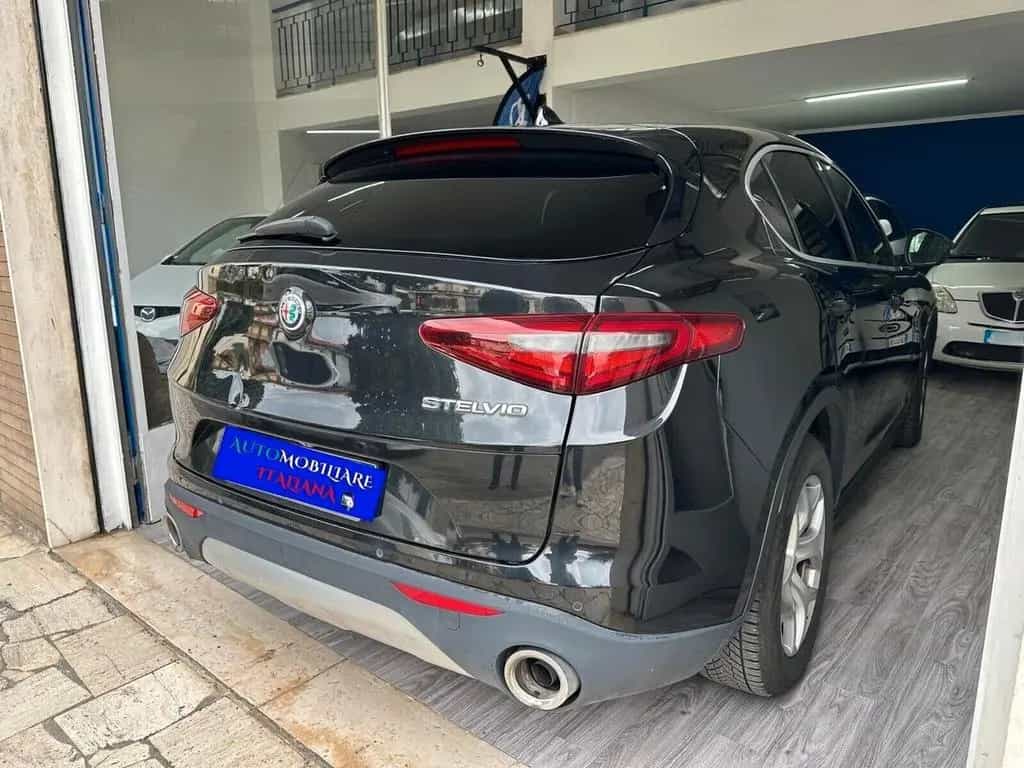 Alfa Romeo Stelvio 2.2 Turbodiesel 180 CV AT8 RW 11/2017-photo-5