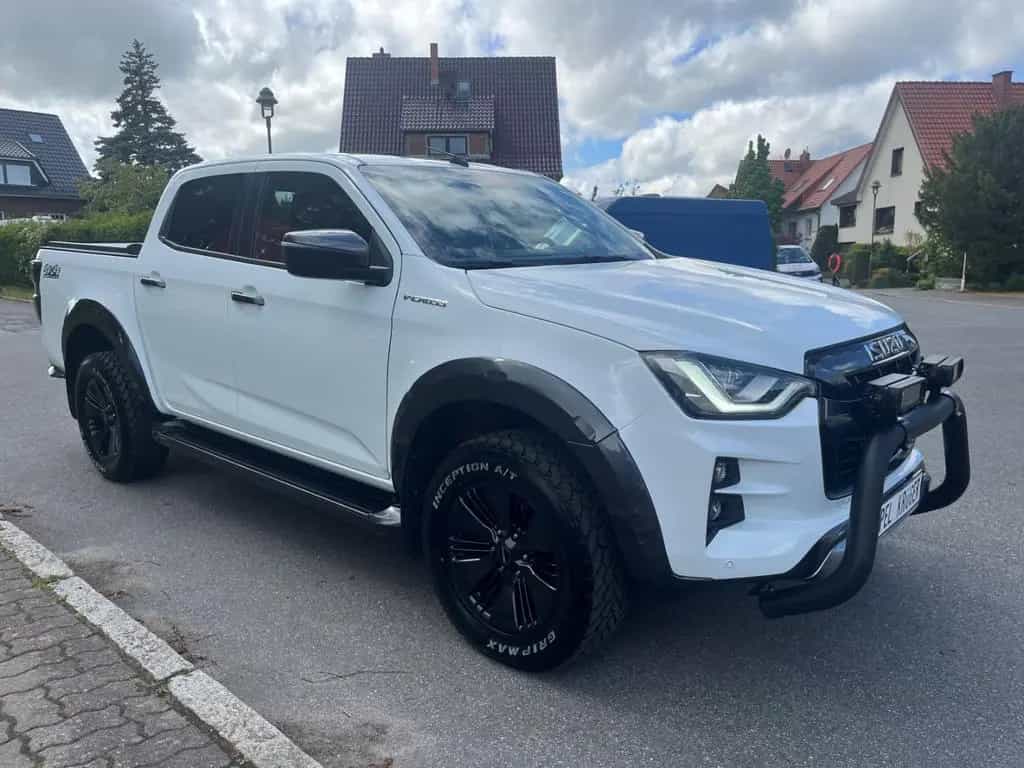 Isuzu D-Max Double Cab 1,9 D 4WD V-CROSS Autom. Frontb 02/2024-photo-2