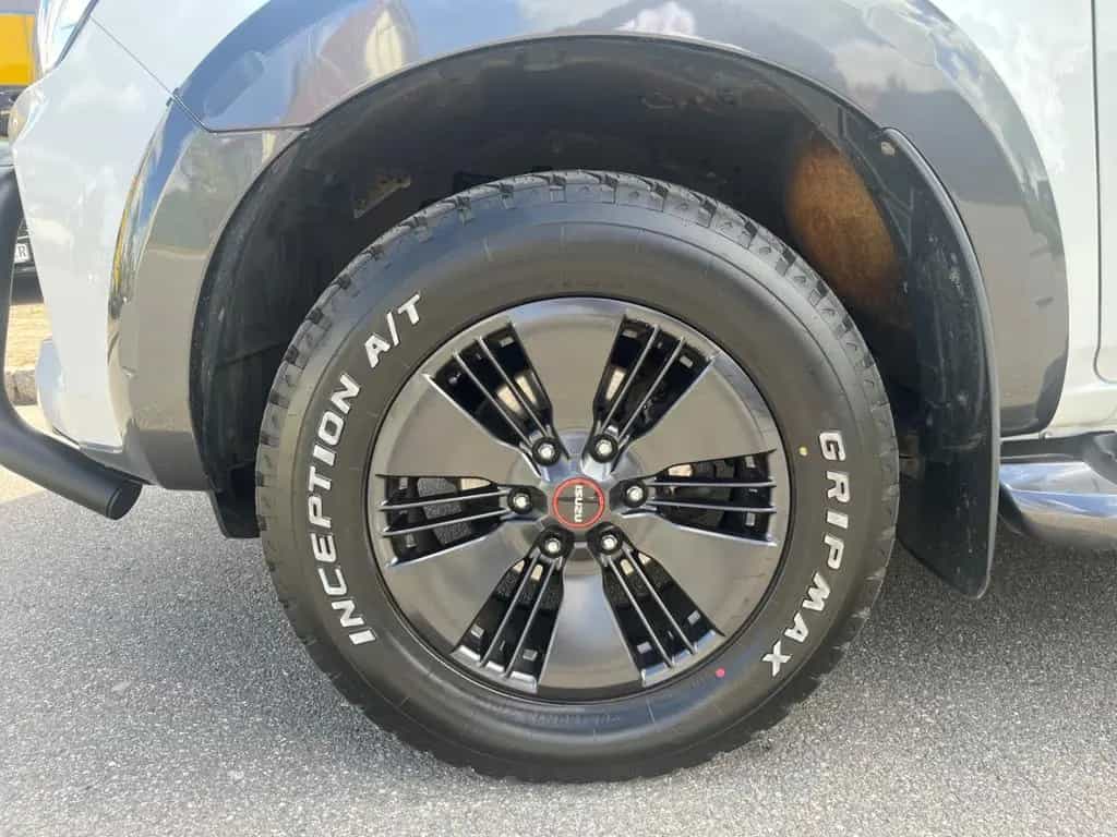 Isuzu D-Max Double Cab 1,9 D 4WD V-CROSS Autom. Frontb 02/2024-photo-9