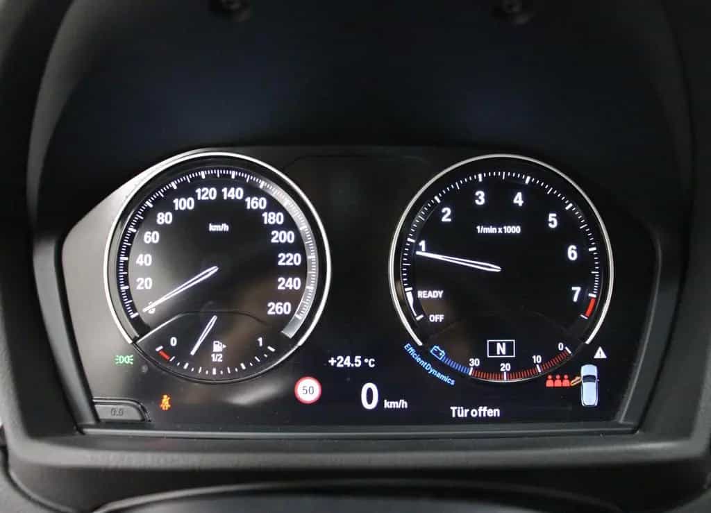 BMW X2 xDrive 18i TEMP NAVI LED SHZ S.HEFT BT 2.HD 04/2020-photo-17