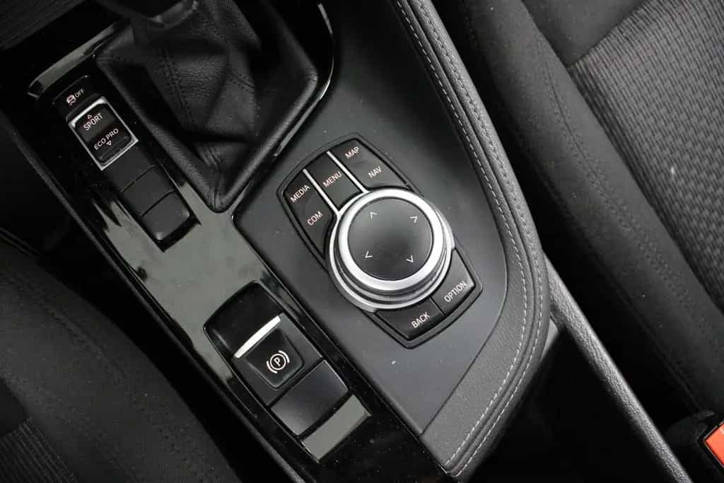 BMW X2 xDrive 18i TEMP NAVI LED SHZ S.HEFT BT 2.HD 04/2020-photo-22