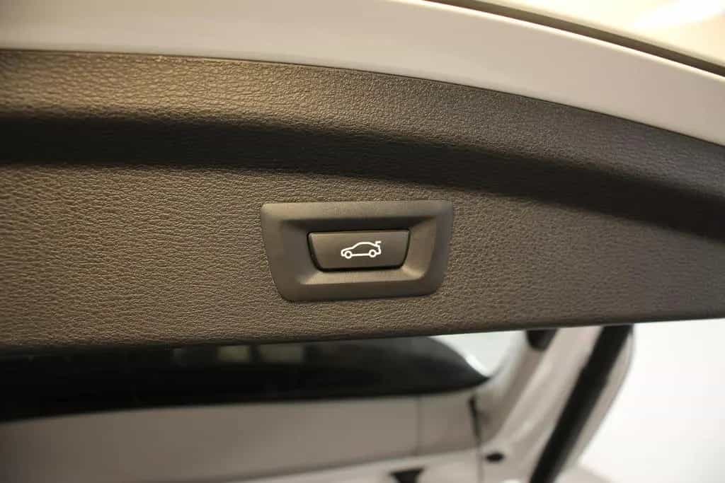 BMW X2 xDrive 18i TEMP NAVI LED SHZ S.HEFT BT 2.HD 04/2020-photo-27