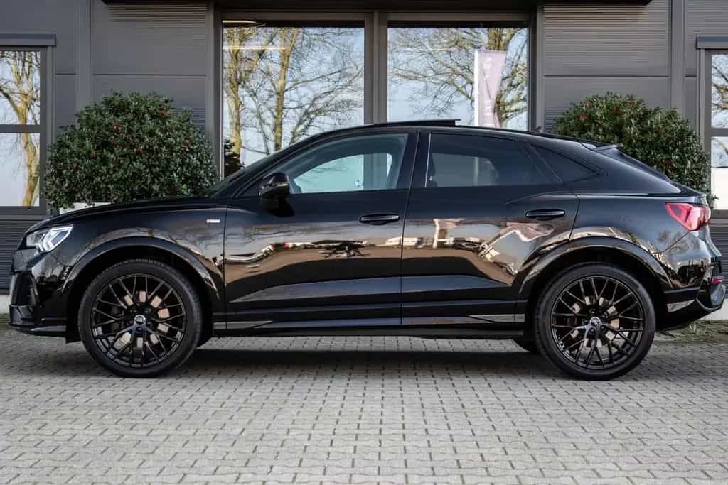 Audi Q3 Sportback 40 TFSI quattro S-Line,PANOR,ACC ,B 12/2020-photo-1