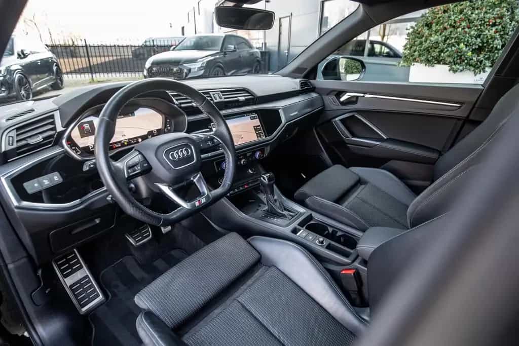 Audi Q3 Sportback 40 TFSI quattro S-Line,PANOR,ACC ,B 12/2020-photo-4