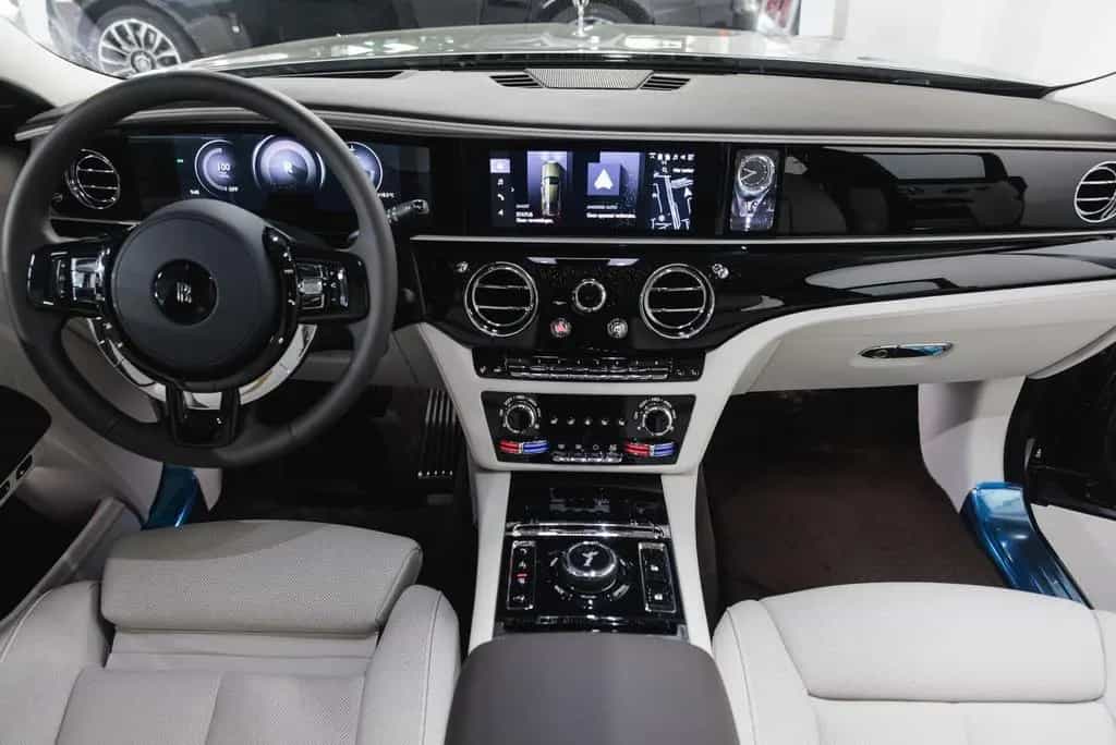 Rolls-Royce Ghost Series II null-photo-11