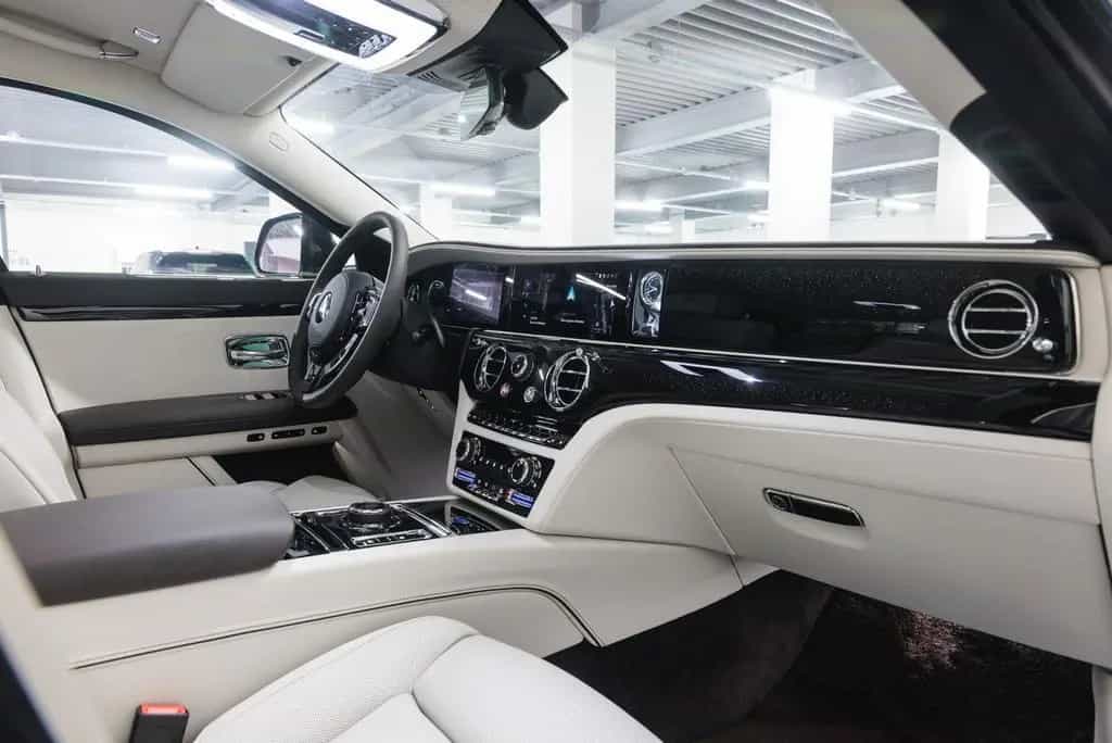 Rolls-Royce Ghost Series II null-photo-12
