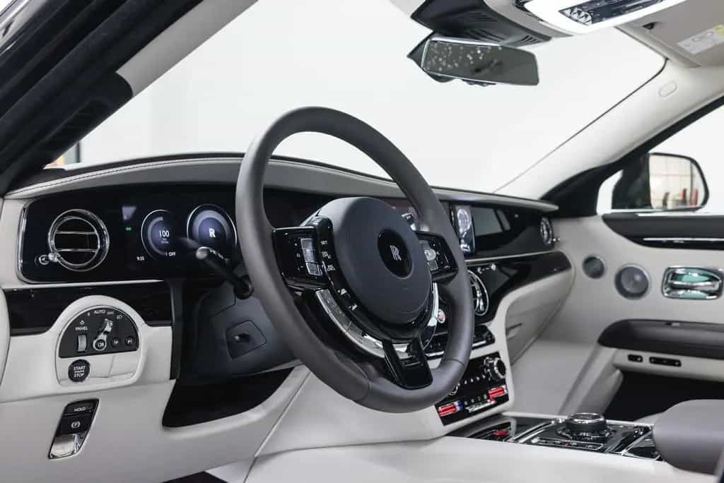 Rolls-Royce Ghost Series II null-photo-13