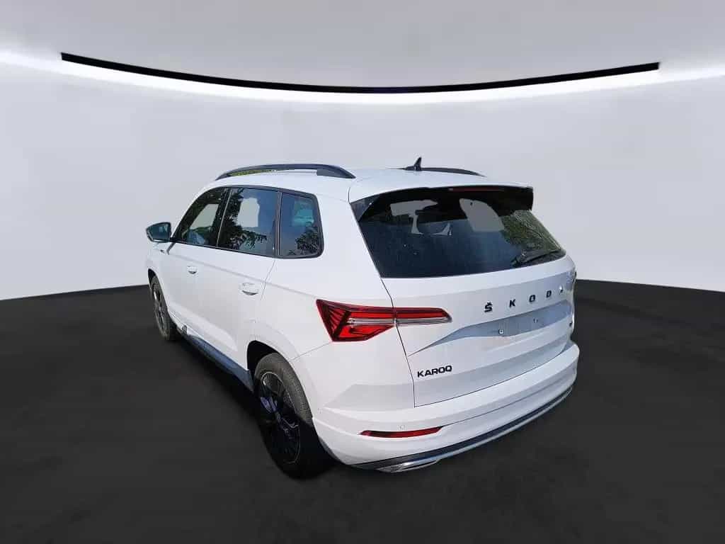 Skoda Karoq Sportline 4x4 AHK schwenkbar Leder Kamera 04/2023-photo-2
