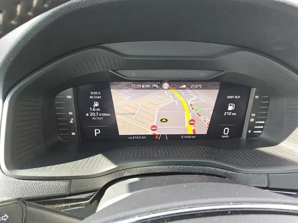 Skoda Karoq Sportline 4x4 AHK schwenkbar Leder Kamera 04/2023-photo-9