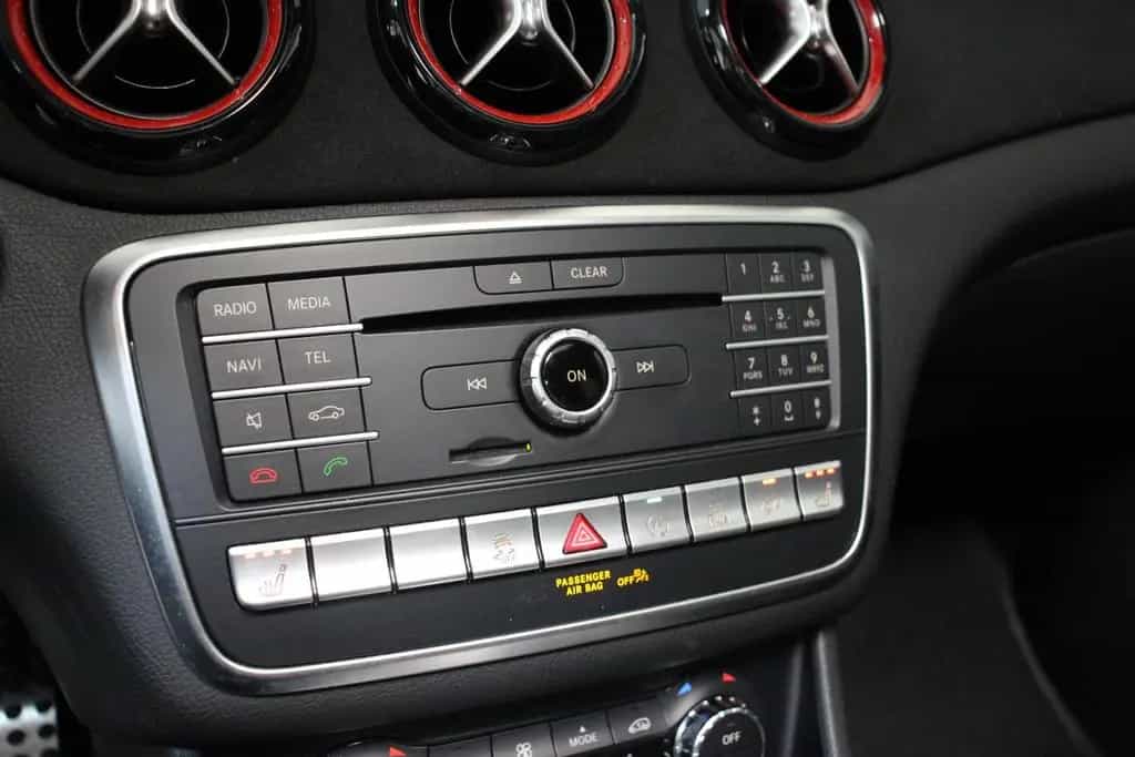 Mercedes-Benz GLA 45 AMG 4Matic PANO NAVI KAMERA SPORT-ABGAS 10/2017-photo-20
