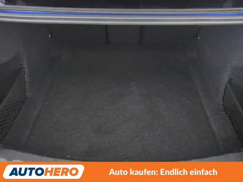 BMW 3 Series 330i M Sport Aut.*NAVI*LED*CAM*ACC*SHZ*ALU* 08/2019-photo-17